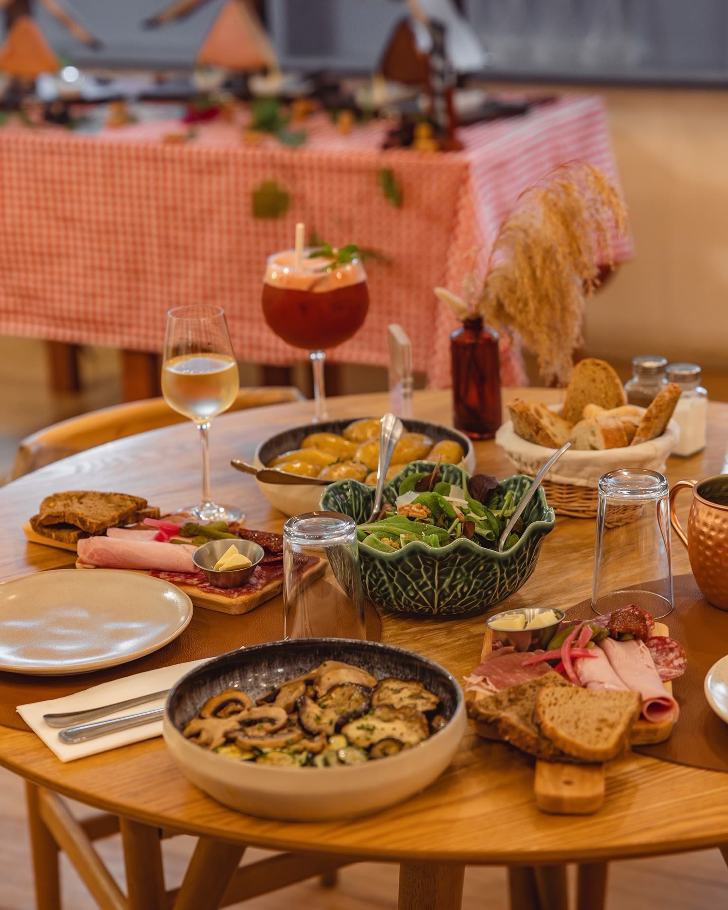 Grande tablée à partager : mezze, charcuterie et cocktails